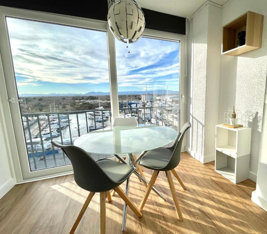Holidays Penthouse Vues Panoramiques Sur Le Port Naval,Un Sejour Elegant Assure " Wifi Parquing Gratuit Roses Zewnętrze zdjęcie