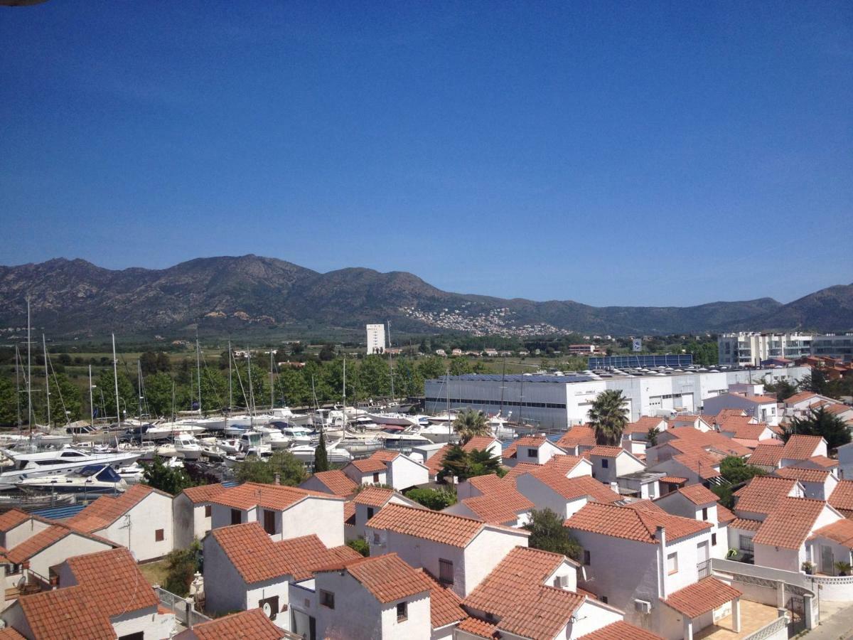 Holidays Penthouse Vues Panoramiques Sur Le Port Naval,Un Sejour Elegant Assure " Wifi Parquing Gratuit Roses Zewnętrze zdjęcie
