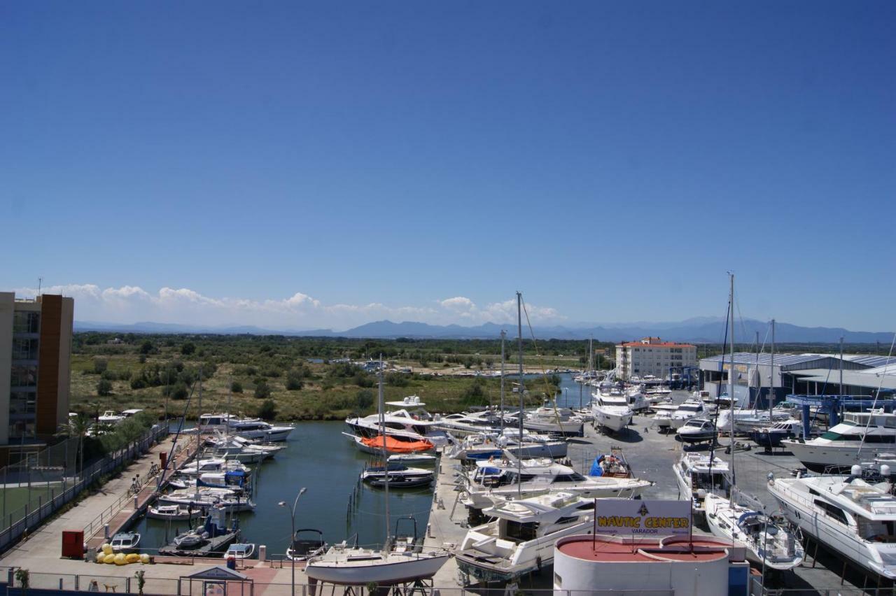 Holidays Penthouse Vues Panoramiques Sur Le Port Naval,Un Sejour Elegant Assure " Wifi Parquing Gratuit Roses Zewnętrze zdjęcie