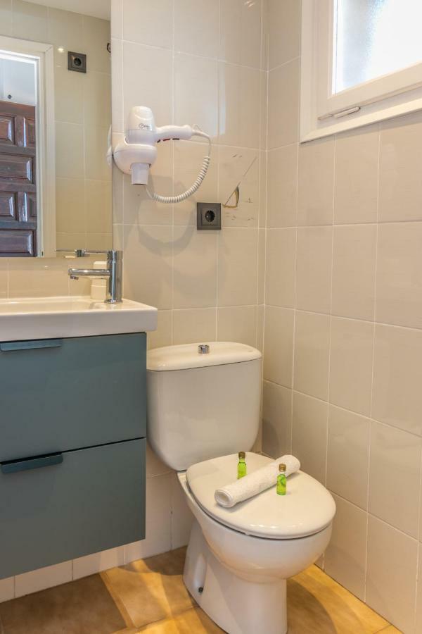 Holidays Penthouse Vues Panoramiques Sur Le Port Naval,Un Sejour Elegant Assure " Wifi Parquing Gratuit Roses Zewnętrze zdjęcie