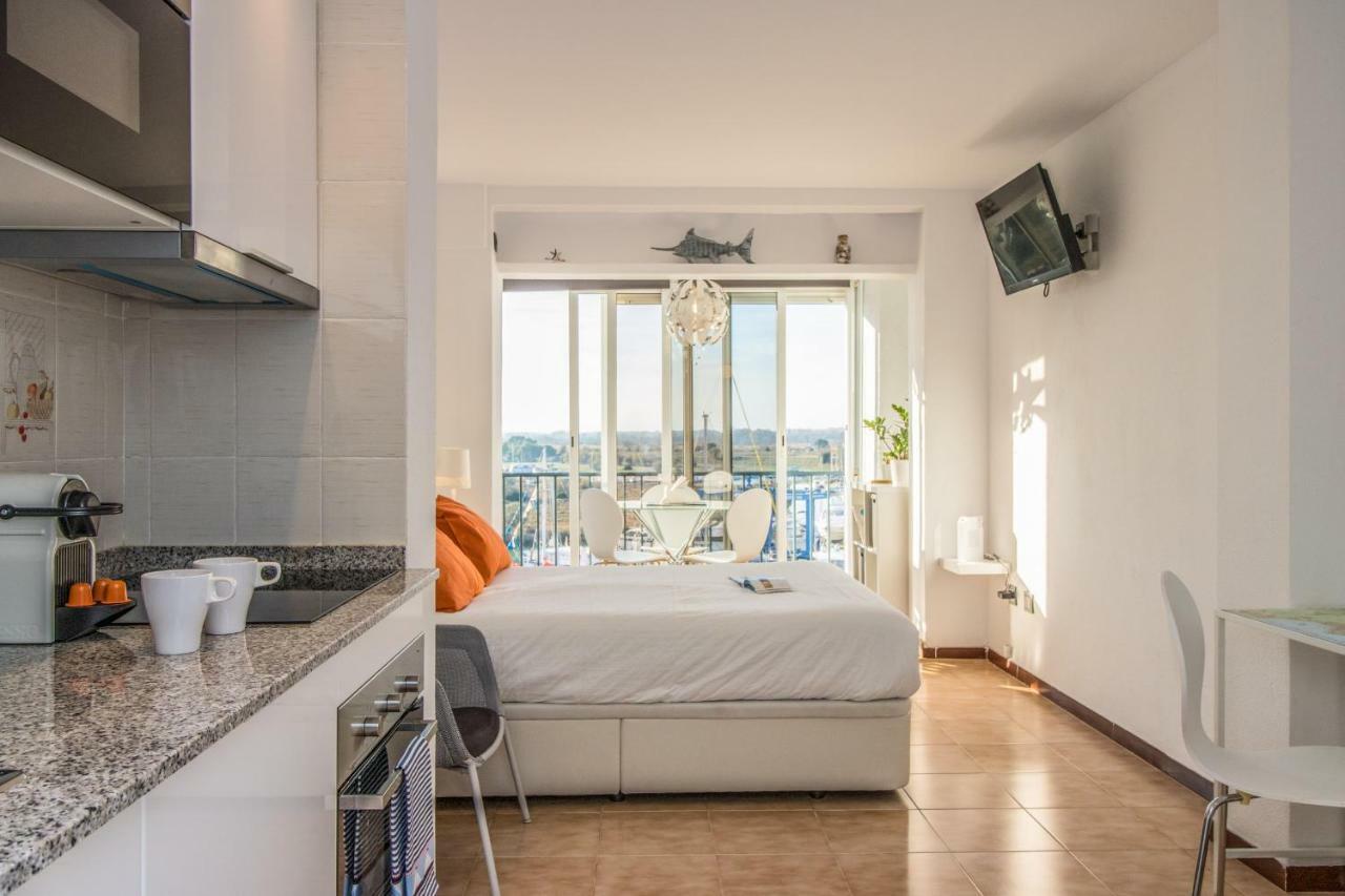 Holidays Penthouse Vues Panoramiques Sur Le Port Naval,Un Sejour Elegant Assure " Wifi Parquing Gratuit Roses Zewnętrze zdjęcie